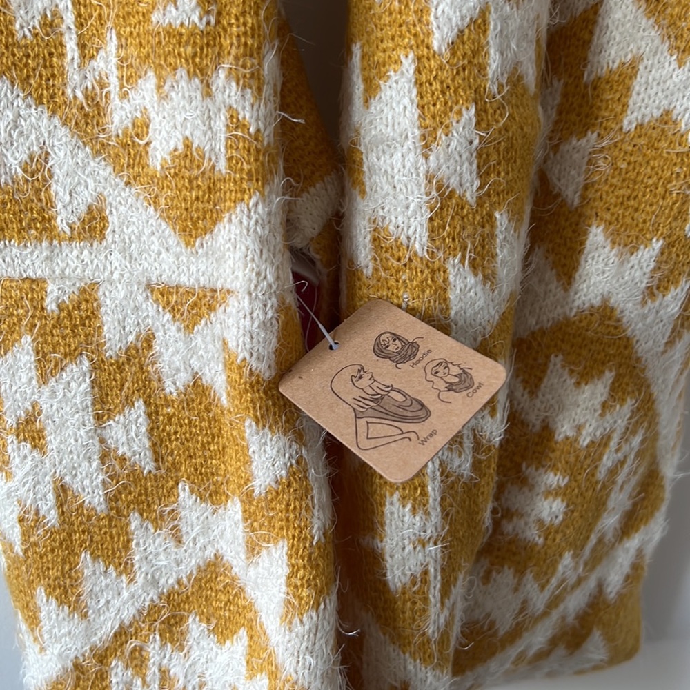 NWT Geometric Infinity Scarf - Picture 2 of 3